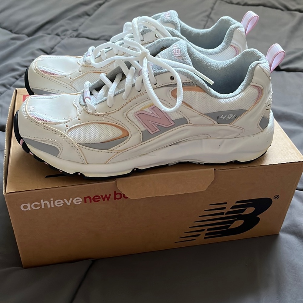 BRAND NEW New Balance Sneakers